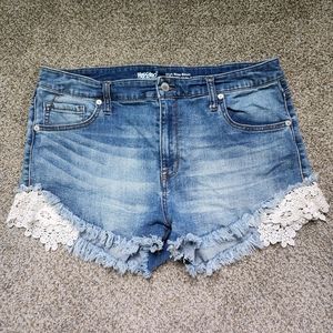 Women's High Rise Short